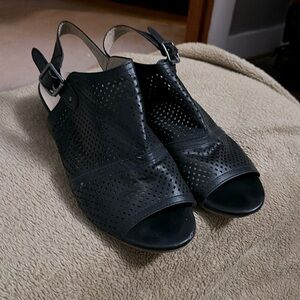 Black sandals with short heel